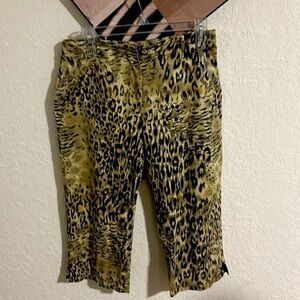 Leopard Capri pants Great Condition